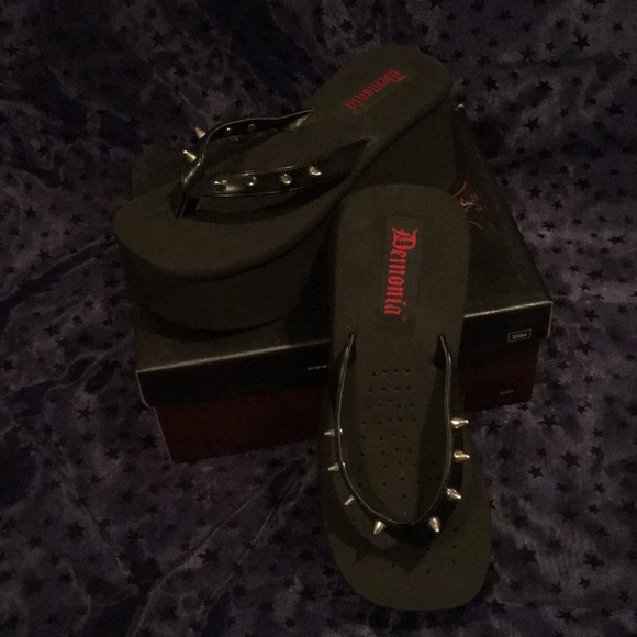 demonia flip flops